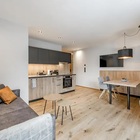 Falkners Five Apartment