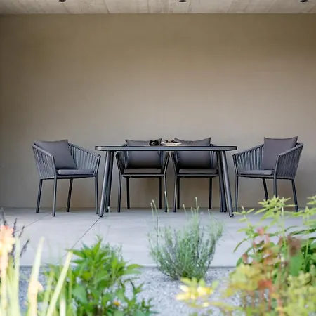 Apartment Falkners Five