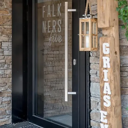 Apartment Falkners Five