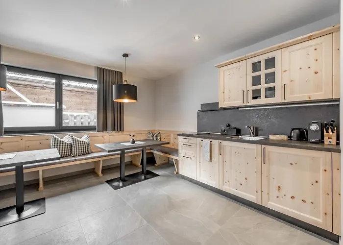 Falkners Five اوتز