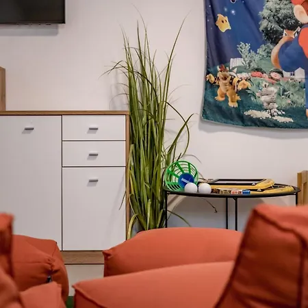 Falkners Five Апартаменты Эц