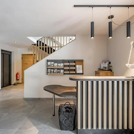 Falkners Five Апартаменты Эц