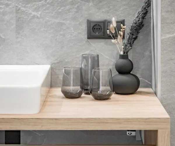 Falkners Five Апартаменты Эц