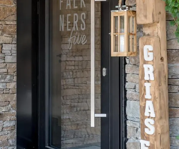 Apartment Falkners Five